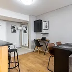 805 Fountains Hotel