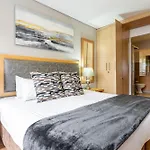 805 Fountains Hotel